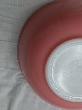 Pyrex Pink Ceramic Serving Bowl Wall Accent